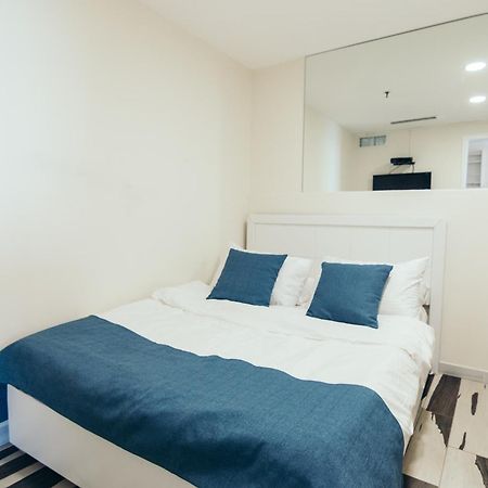 Almog Beach Apt Hotel מלון דירות אלמוג ביץ' Хайфа Екстер'єр фото