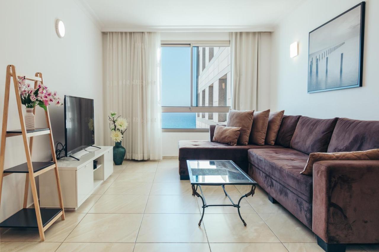 Almog Beach Apt Hotel מלון דירות אלמוג ביץ' Хайфа Екстер'єр фото