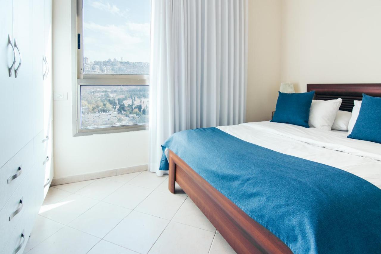 Almog Beach Apt Hotel מלון דירות אלמוג ביץ' Хайфа Екстер'єр фото