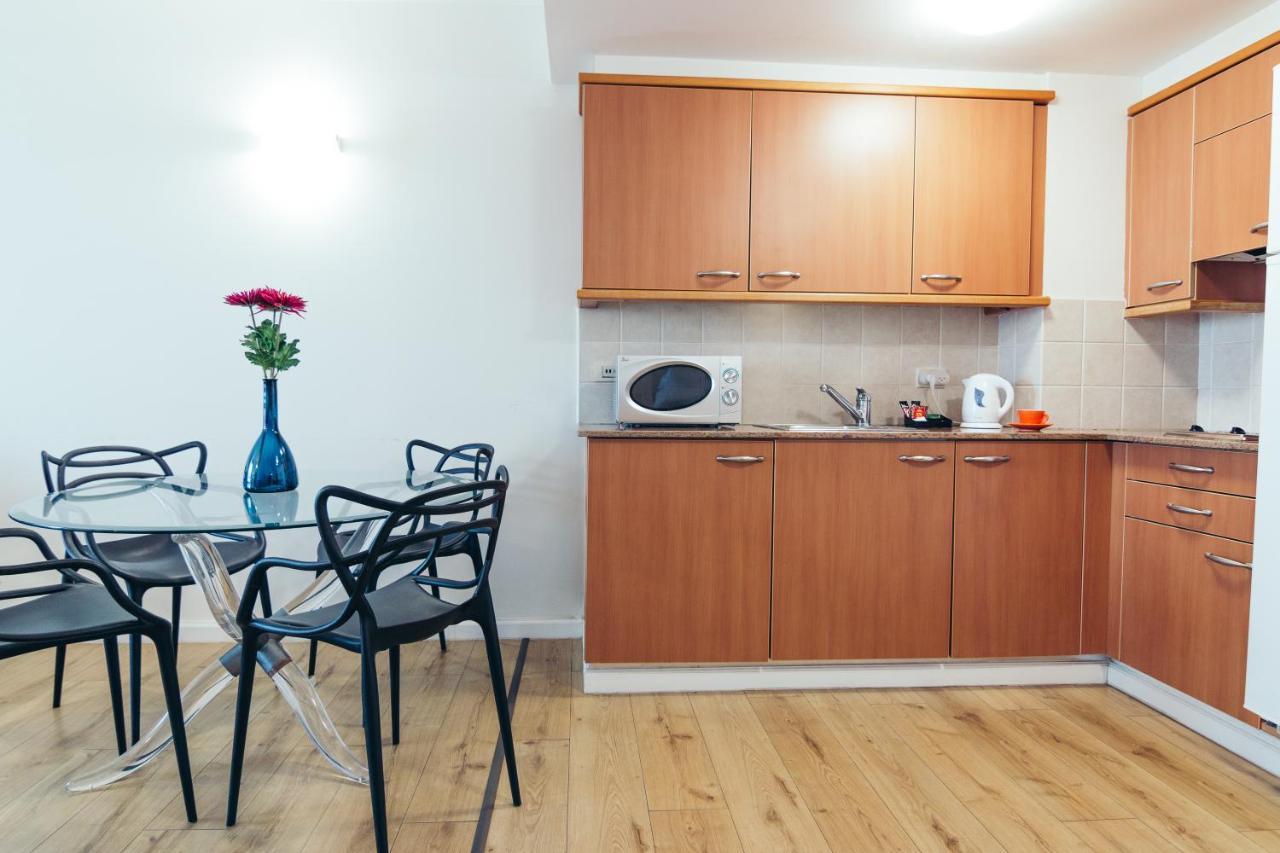 Almog Beach Apt Hotel מלון דירות אלמוג ביץ' Хайфа Екстер'єр фото