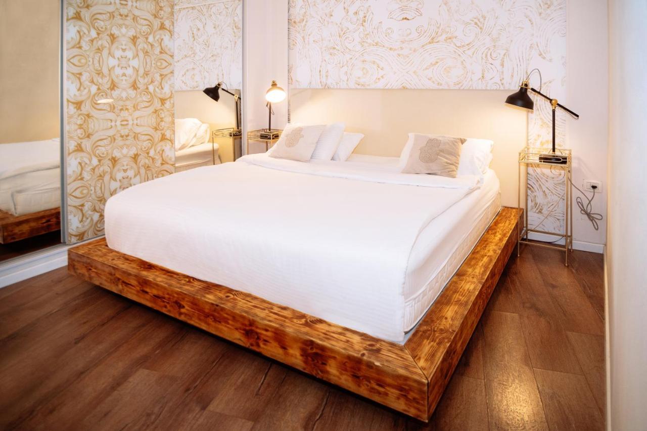 Almog Beach Apt Hotel מלון דירות אלמוג ביץ' Хайфа Екстер'єр фото