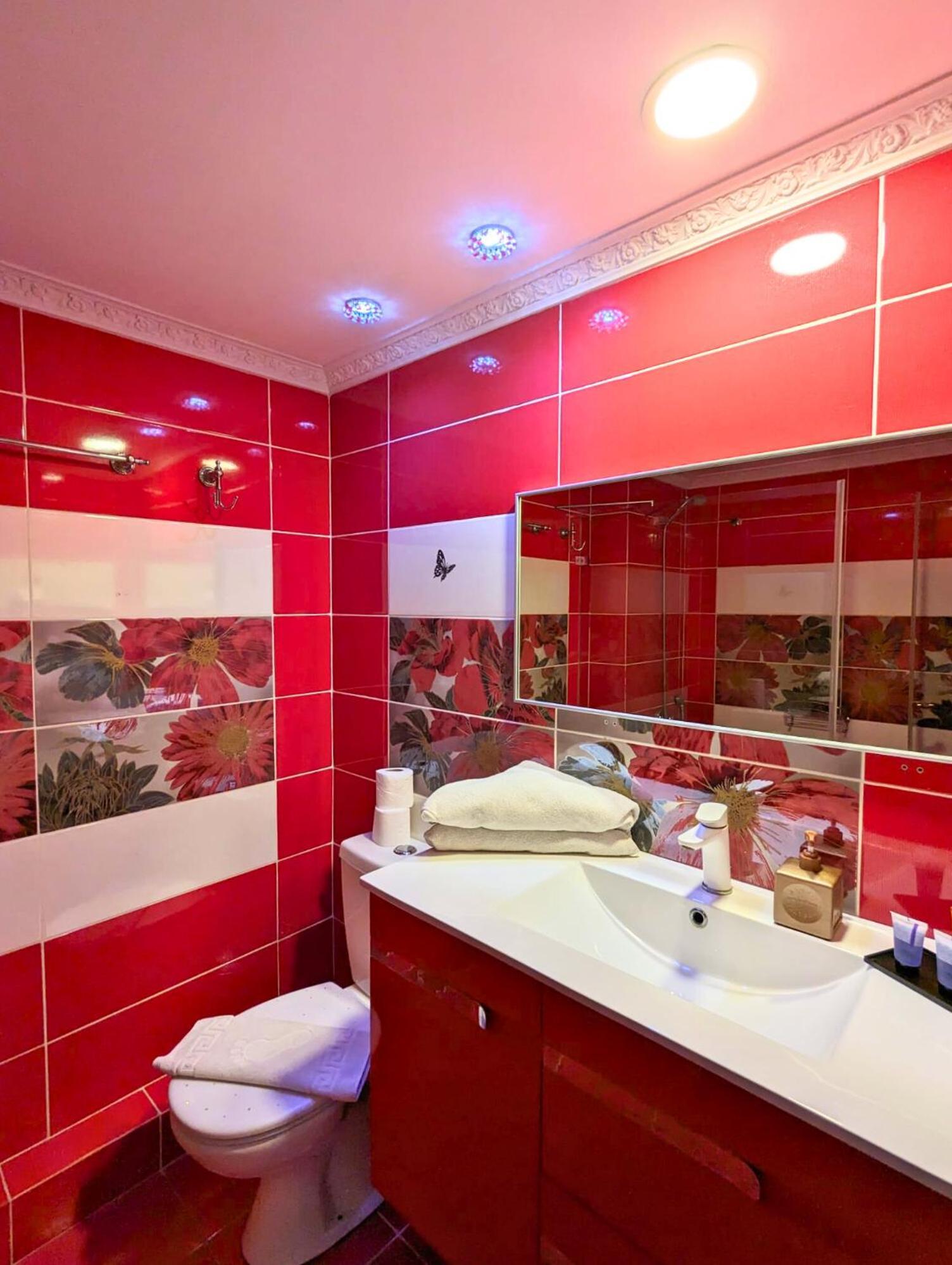 Almog Beach Apt Hotel מלון דירות אלמוג ביץ' Хайфа Екстер'єр фото